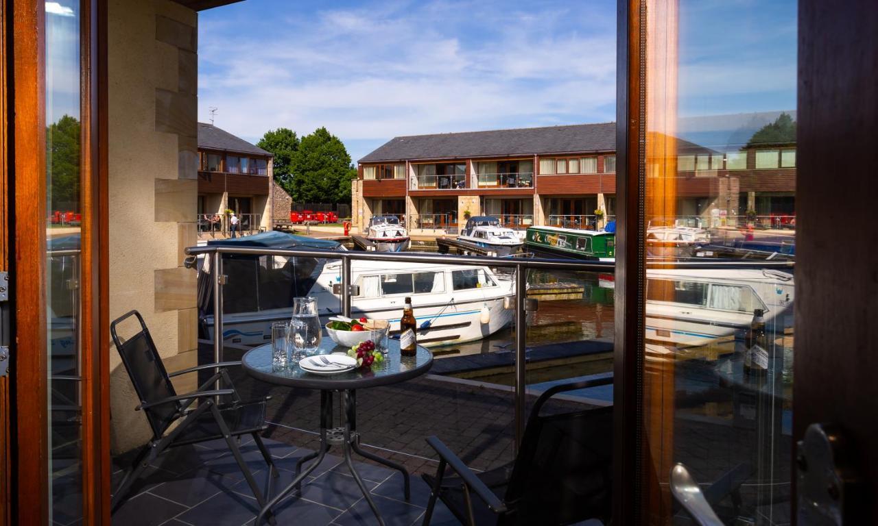 Tewitfield Marina Carnforth Exterior foto