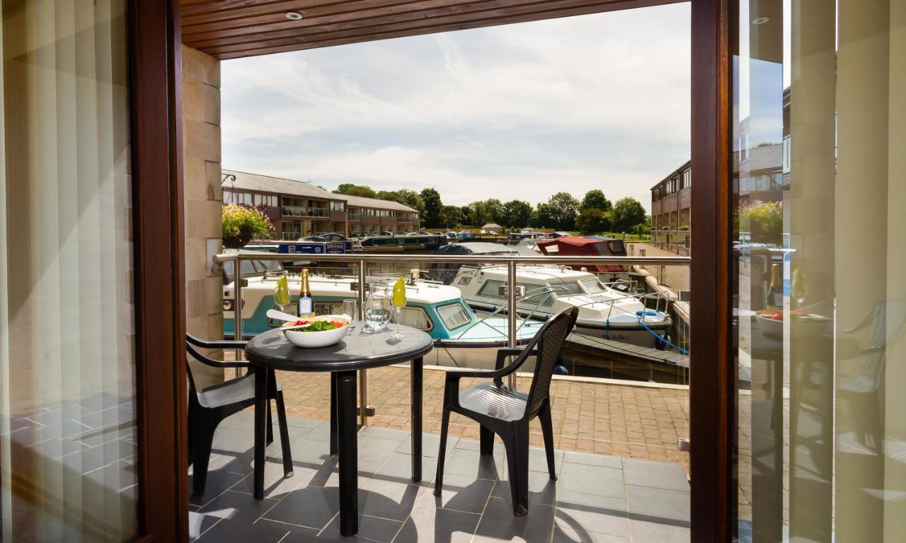 Tewitfield Marina Carnforth Exterior foto