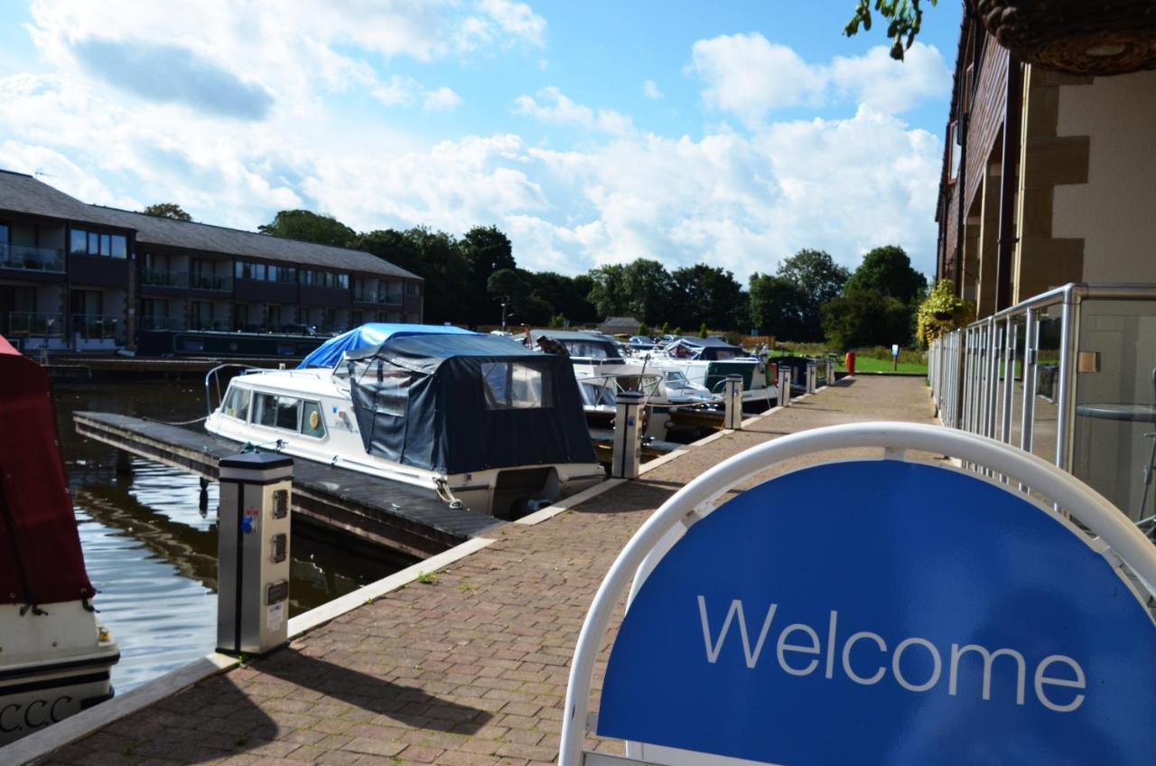 Tewitfield Marina Carnforth Exterior foto
