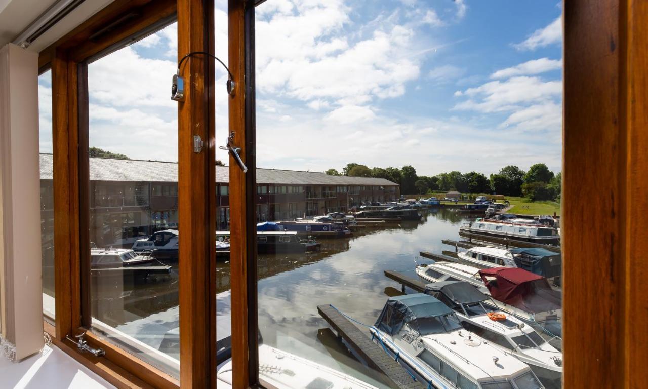 Tewitfield Marina Carnforth Exterior foto